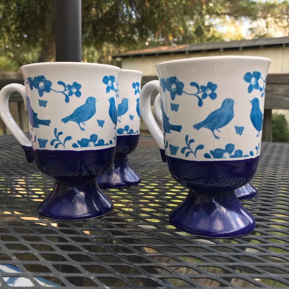 Vintage Set 4 Blue White Pedestal Bird Mugs Cups